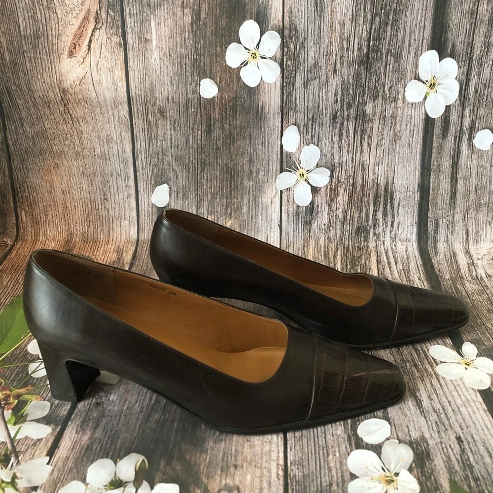 Lauren Ralph Lauren Brown Leather Heels - Picture 2 of 8